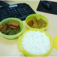 saya-bawa-bekal-ke-kantor-anda-gimana-gan