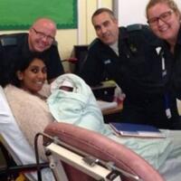 ibu-guru-ini-melahirkan-saat-mengajar