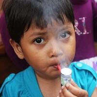miris-mainan-ini-mengajarkan-anak-indonesia-untuk-merokok