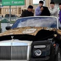 presiden-dan-rakyat-chechnya-menyambut-datangnya-kembali--mangkuk-rasulullah