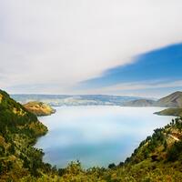 danau-yang-wow-di-indonesia