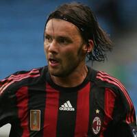 pemain-bola-yang-membuat-lidah-agan-nungging