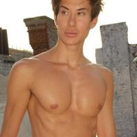 gagal-ganteng-sugbk-diguyur-hujan-bedak-pemain-korsel-pun-luntur