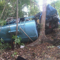 truck-solar-masuk-jurang-di-sedeng-pacitan