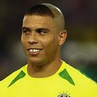 pemain-bola-dengan-gaya-rambut-ter-unik-dan-ter-aneh