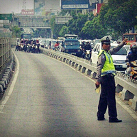 penampakan-dijalur-busway-bikin-kaget-smua-orang