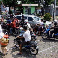 mengapa-mesin-mobil-yang-mati-di-rel-kereta-api-sulit-menyala-kembali