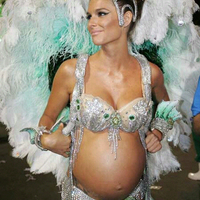 siapa-presenter-wanita-di-drawing-piala-dunia-2014