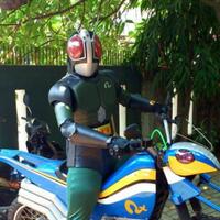 5-kisah-di-balik-sosok-breda-si-kesatria-baja-hitam-di-bintaro