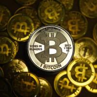 investasi-bitcoin---mata-uang-internet-yang-baru