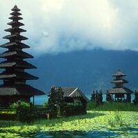 danau-beratan-bedugul-penampakan-dari-uang-rp-50-ribu