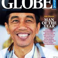 copot-sepatu-gulung-celana-jokowi-terabas-banjir-deras-ciliwung