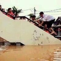 banjir-kali-ini-digunakan-untuk-mengubah-persepsi-publik-quotbahwa-jokowi-bukan-siapa-si