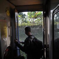 hati-hati-hunting-foto-di-stasiun-kereta