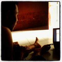 nongkrong-bareng-kamera-henpon