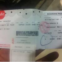 jari-tengah-buat-air-asia