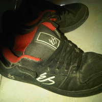 sepatu-skate-es