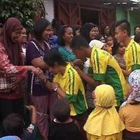 anak-jalanan-di-surabaya-ikuti-turnamen-bola-di-brazil