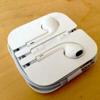 cara-kreatif-menyimpan-headphones