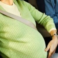 cara-aman-berkendara-bagi-ibu-hamil