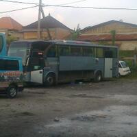 ente-tau-arti-dari-quotstickerquot-yang-menempel-di-bus-malam-ini--realbro