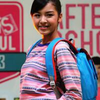 ask-model-cewe-iklan-rxona-invisible-dry