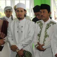 saat-obati-pasien-ugb-ternyata-sudah-siapkan-ulat-dan-belatung-buat-tipu-tipu