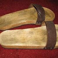 ooolalaa-sandal-jepit-sejarah-dan-kekocakan