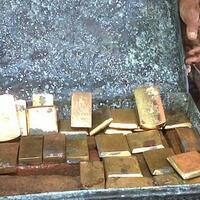 28-logam-mirip-emas-diyakini-harta-bung-karno-gegerkan-warga