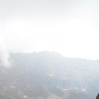 catper-raung-sejati-dengan-kabutnya-kawah-ijen-dengan-bluefire--pesonanya