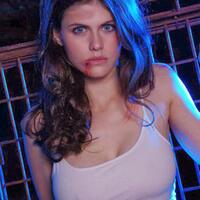 7-artis-film-horor-paling-seksi-di-dunia