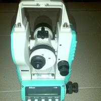 theodolite-nikon-digital-ne-100