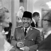 fakta-bung-karno-ternyata-suka-menjahit-pakaian-nya-sendiri