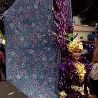 topeng-dalam-balutan-batik--meriahkan-banyumas-extravaganza-2014