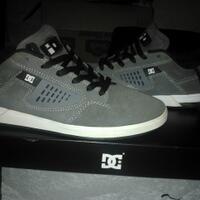 5-merk-sepatu-yang-dipakai-remaja-jaman-sekarang