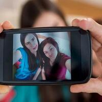 tips-jitu-agar-foto-selfie-terlihat-keren