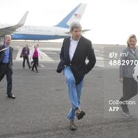 foto-john-kerry-gila-bola-ala-pak-menteri