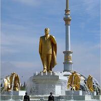 saparmurat-niyazov-diktator-turkmenistan-beserta-eksentrisitasnya