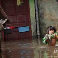 banjir-belum-teratasi-ribuan-rumah-warga-di-kampung-pulo-terendam-banjir