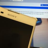 waiting-lounge-sony-xperia-t2-ultra-smart-camera-brilliant-screen-entertainment