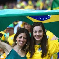 wanita-wanita-quotfreshquot-yang-quotterselipquot-di-perhelatan-akbar-piala-dunia--brazil-2014
