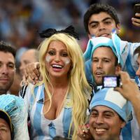 berbagai-aksi--ekspresi-quotgilaquot-para-supporter-di-piala-dunia-brazil-2014-best-pict