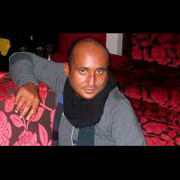 pria-tampan-yang-diusir-dari-arab-sekarang-jadi-terkenal-di-facebook