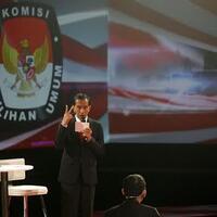 keangkuhan-prabowo-cium-pipi-di-tempat-tertutup-dan-kerbuka