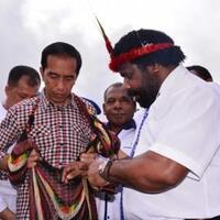 ketua-adat--bapak-jokowi-jangan-lupakan-kami