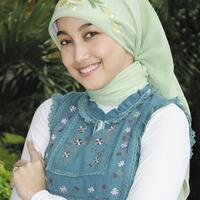 ada-yang-tahu-cewek-ini-siapa