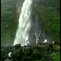 air-terjun-terkenal-dari-berbagai-penjuru-indonesia