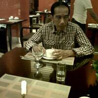 jokowi-sahur-dengan-sayur-lodeh-dan-ayam