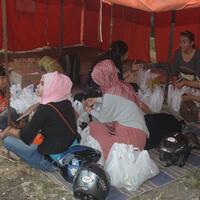 fr-bagi-takjil-dan-buka-bersama-suramadu