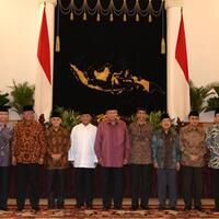 tampil-beda-si-boleh-tapi-gak-gini-juga-kaleee